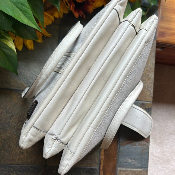 Phillippe Classic Travel Handbag - Picture 14 of 16